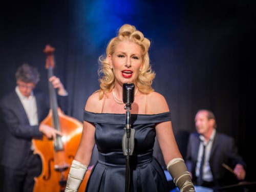 Corinna & The Cosmopolitans: Het leven van Peggy Lee Corinna & The Cosmopolitans: Het leven van Peggy Lee